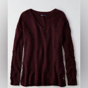 American Eagle Textured V-Neck Sweater in Deep Plum, XS